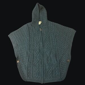 Aran mor made in Ireland poncho like sweater. Very stylish, blue/green in color.